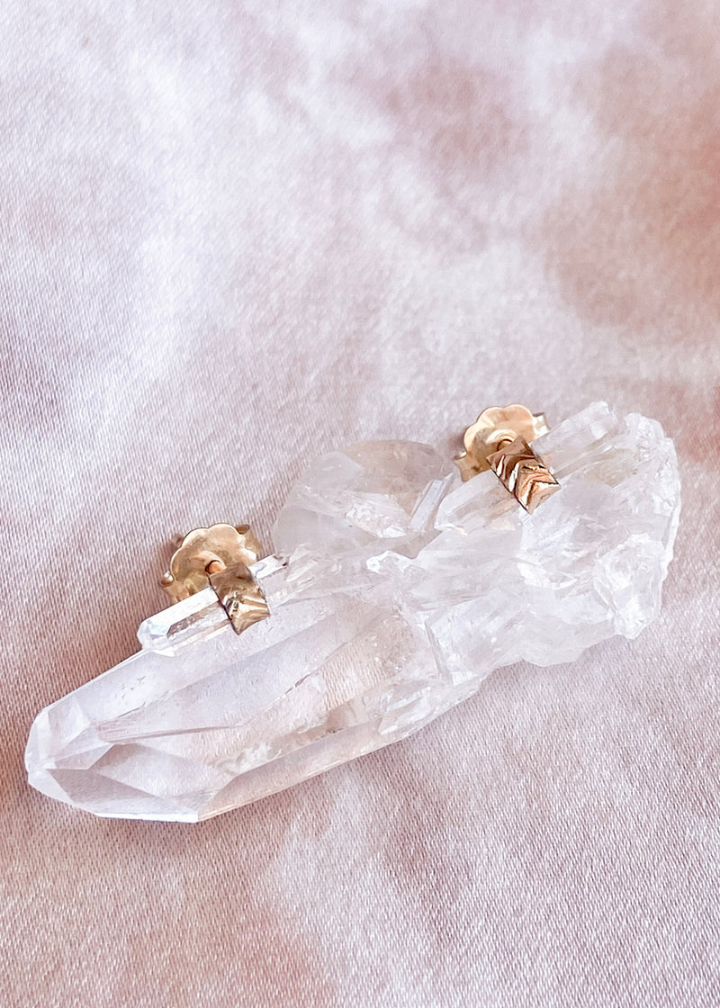 Quartz Manifest Arrow Studs