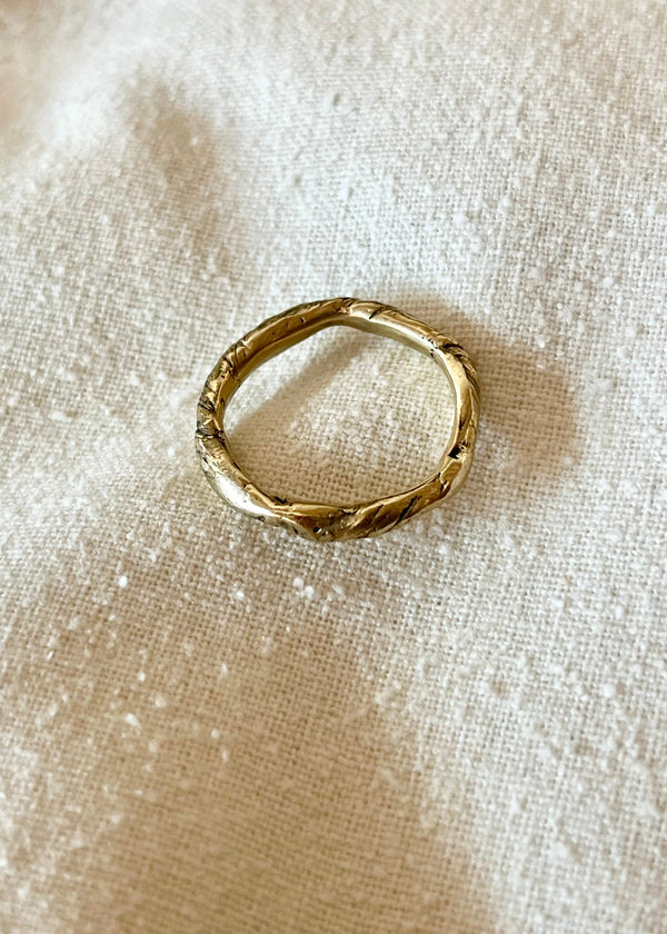 Twist Ring