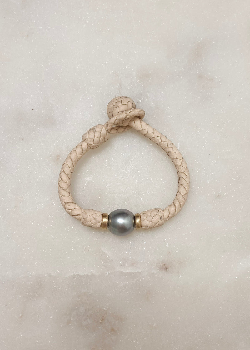 Taha'a with Knot Closure- Leather Bracelet