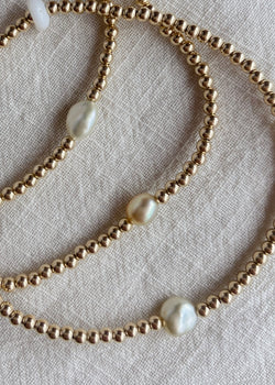 Stretchy 2.5mm Single Keshi Pearl Bracelet