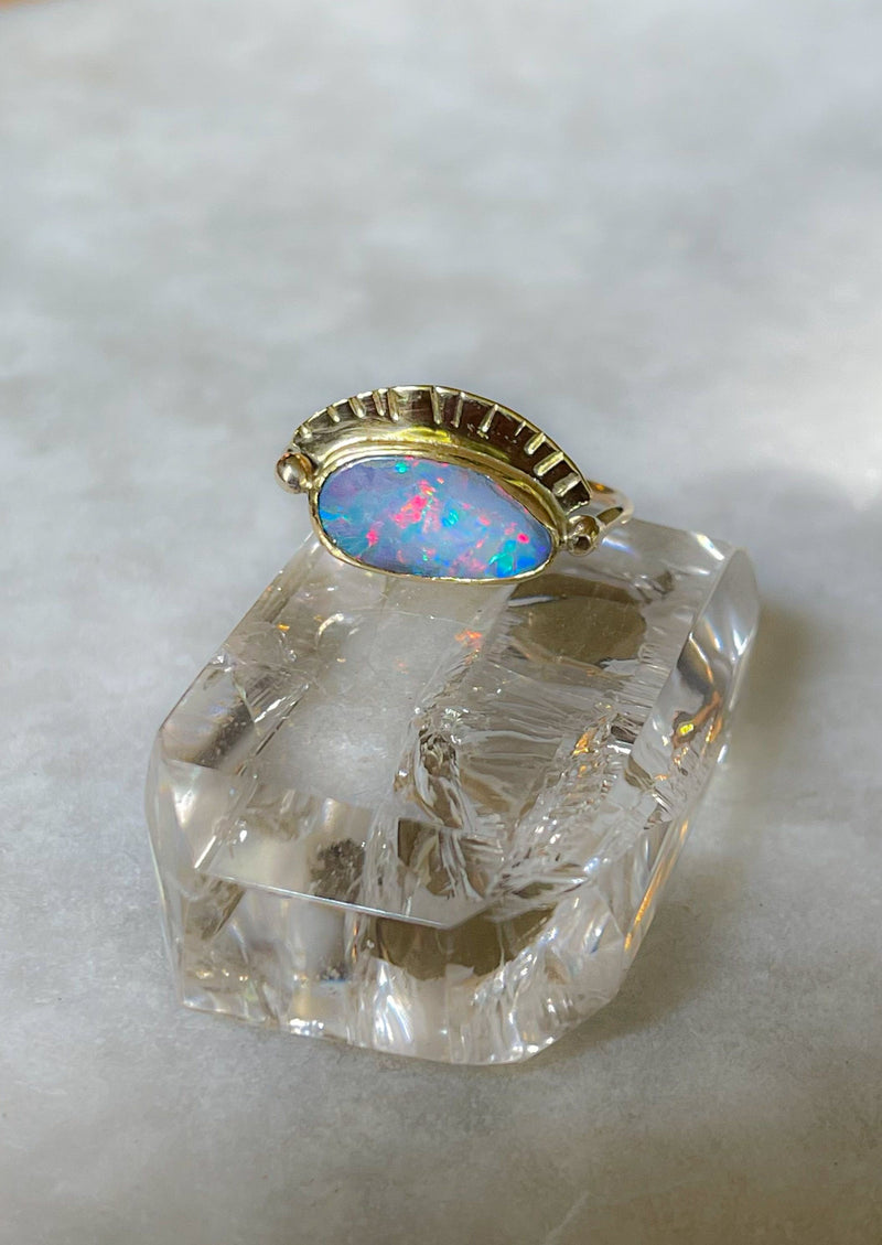 Opal Isis Ring 18k