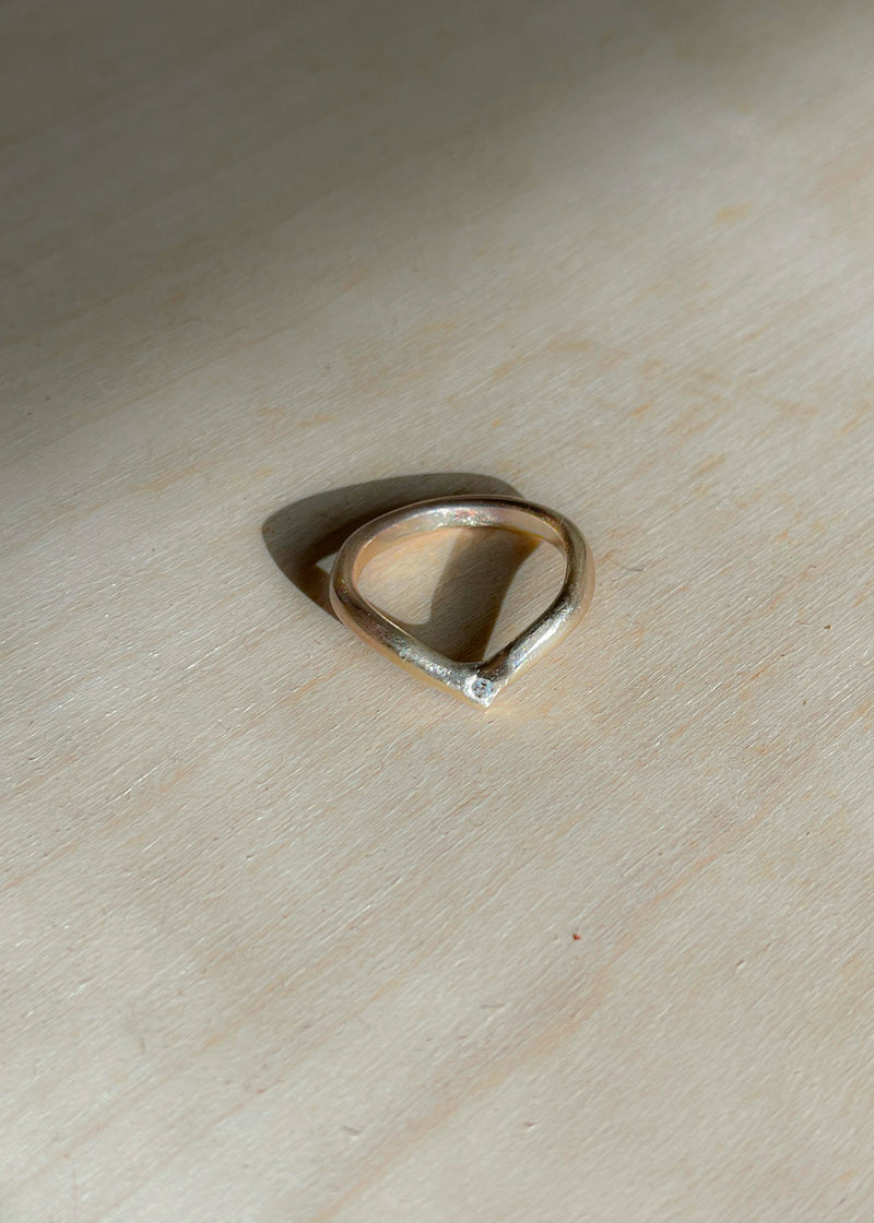 Heavy Arc ring with Flush Diamond