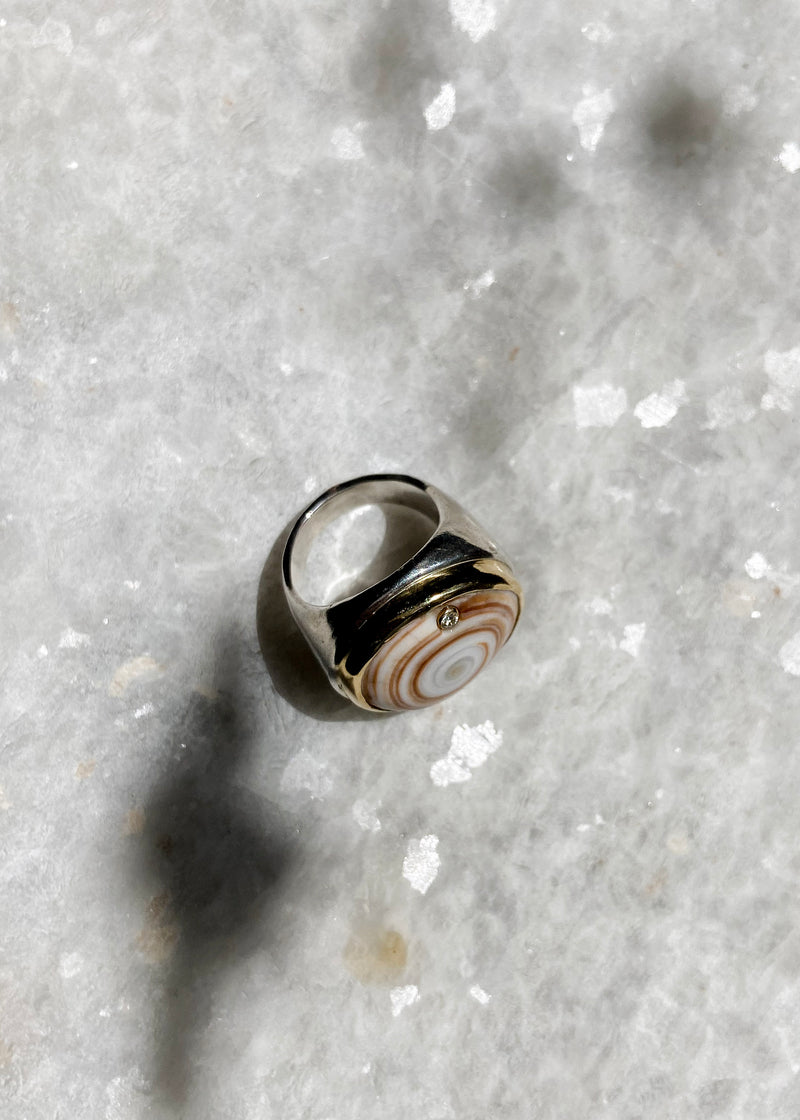Brown swirl Puka Ring w 7-Point Diamond - Size 5 3/4
