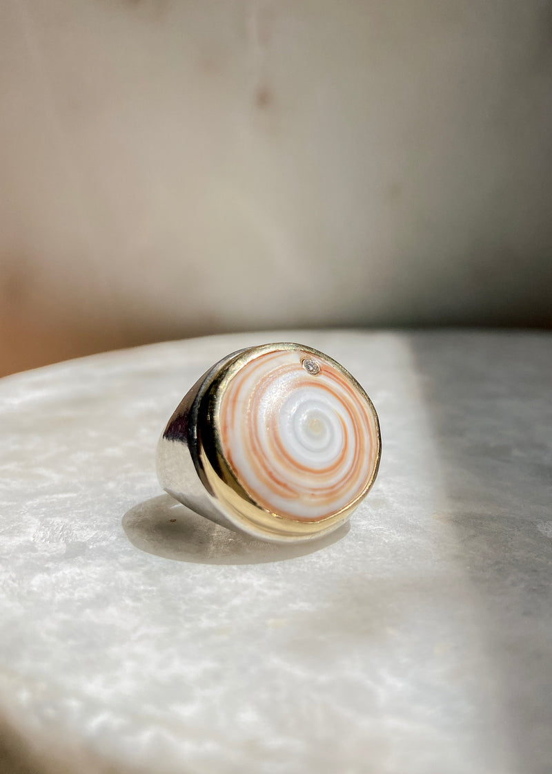 Brown swirl Puka Ring w 7-Point Diamond - Size 5 3/4
