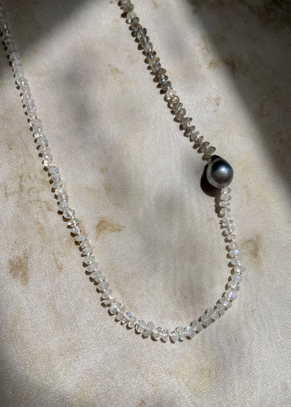 Lago - Rainbow Moonstone x Labradorite