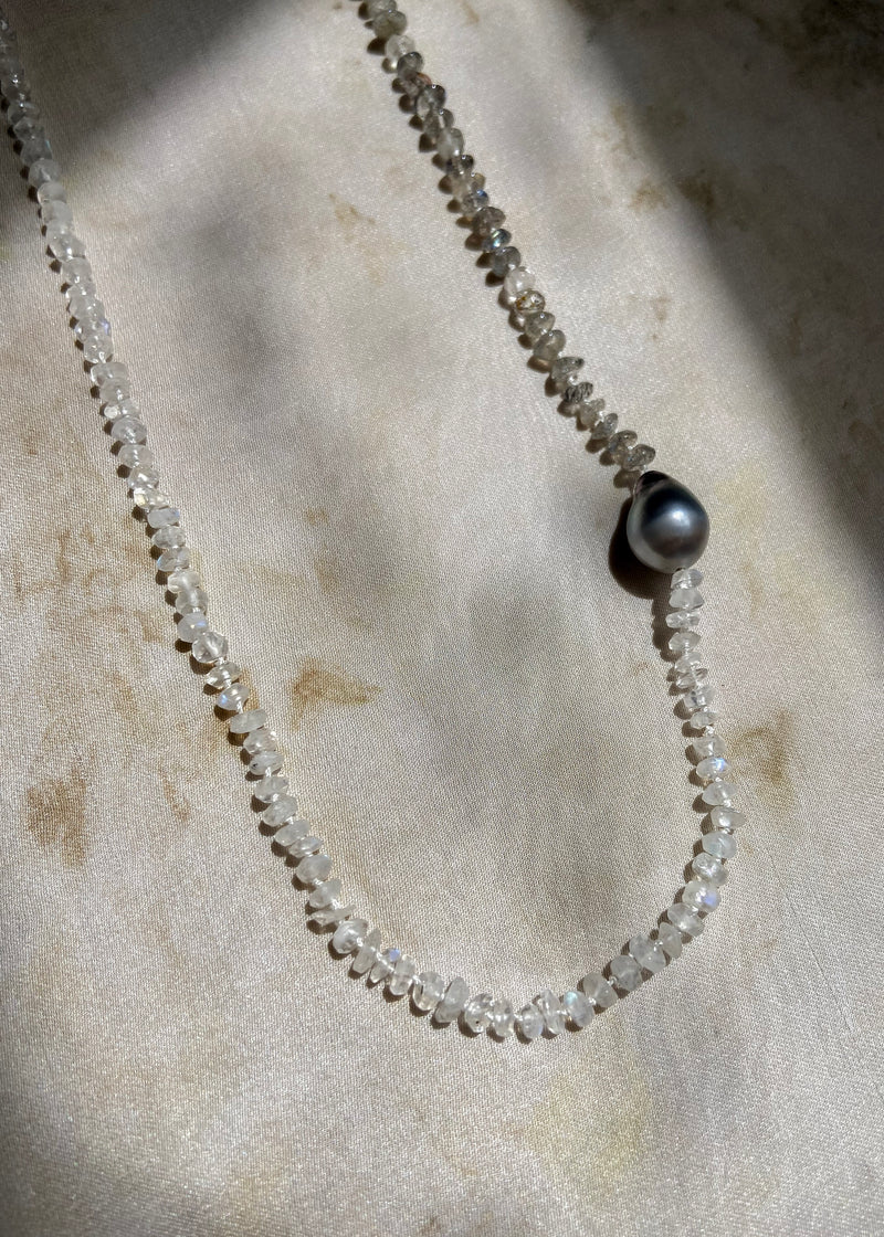 Lago - Rainbow Moonstone x Labradorite