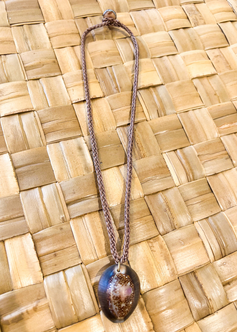 Braided Shell Necklace - Single Cowrie