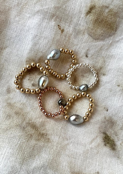 Stretchy Single Keshi Ring